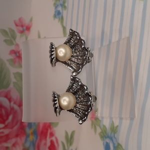 Judy Lee Clam Shell Pearl Clip Earrings